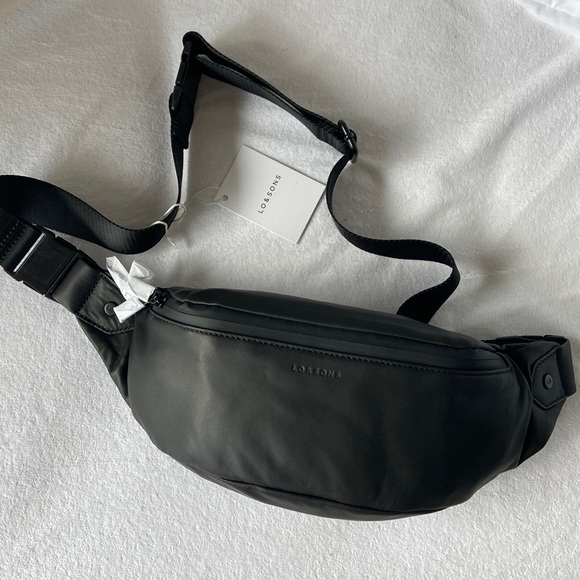 lo and sons Handbags - BRAND NEW LO AND SONS FANNY PACK